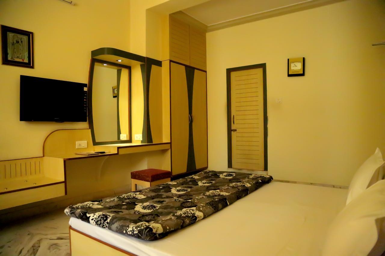 Hotel Vrinda Натхдвара Экстерьер фото